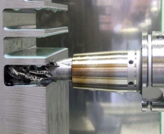 Roughing operation with titanium: without Safe-Lock™ the tool pulled out of the standard shrink fit chuck and broke at ap = 2 x D. With HAIMER Power or Heavy Duty Chucks and Safe-Lock™ it was possible to reliably mill full slots at ap = 2 x D.
